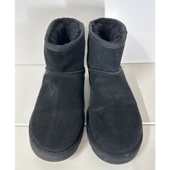 Ugg Women's Classic Mini Side Logo Boots 5" Shaft Black Size 7 Suede 1122558 - Picture 4 of 9